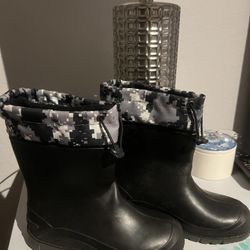 Snow Boots Size 13