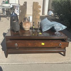Thomasville coffee table 36x60”