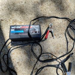Battery Charger Lawn Tractor/ Motorcycle/ ATV