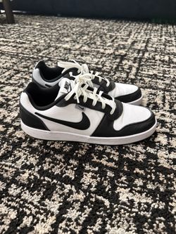 Nike men’s shoes 11.5
