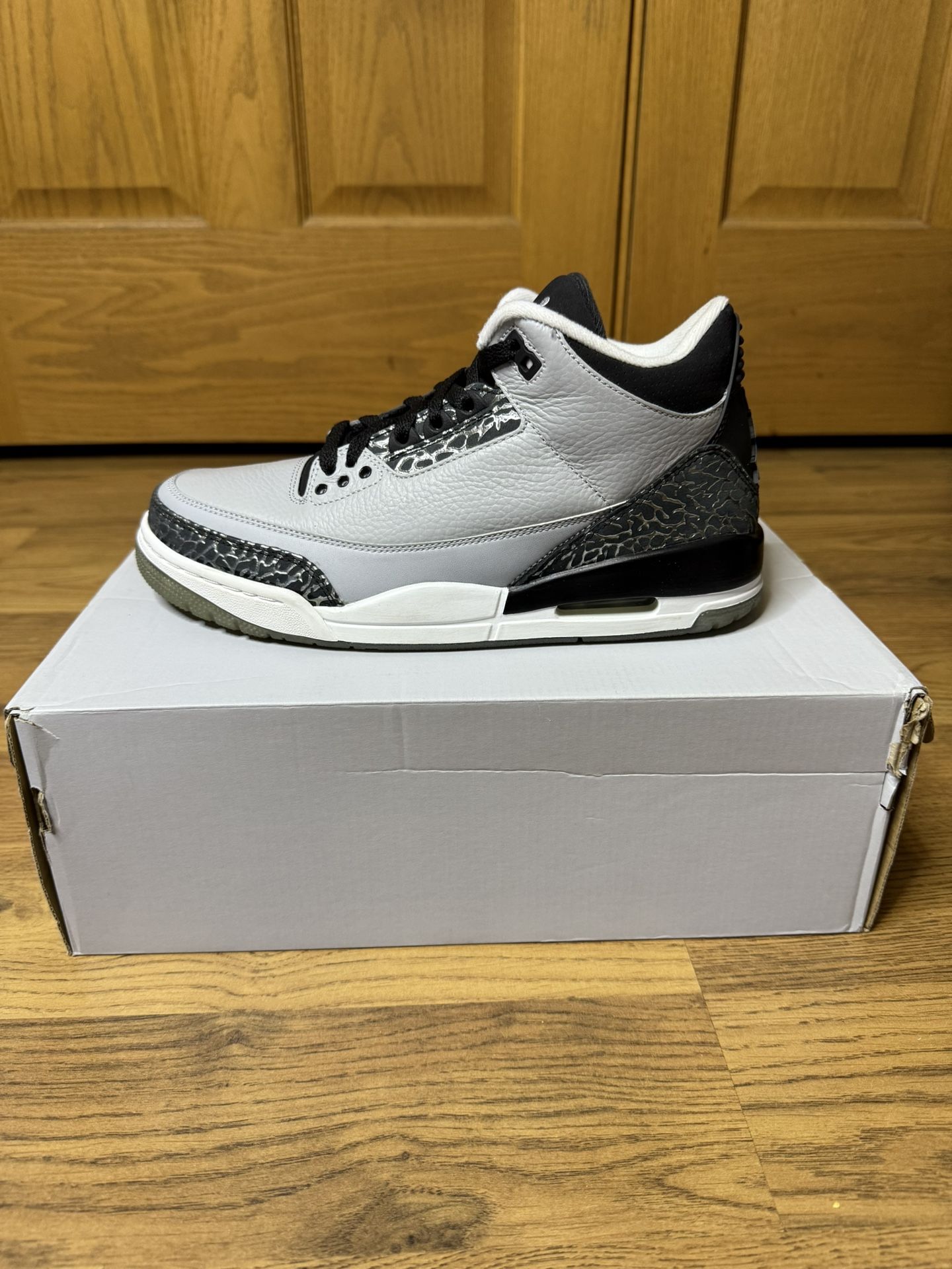 Air Jordan 3 “Wolf grey” Size 8.5M