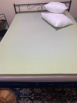 Queen size bed and FREE pillows