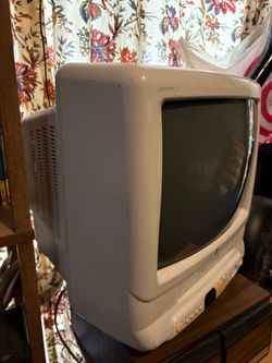 Small Vintage old CRT TV 13” inch