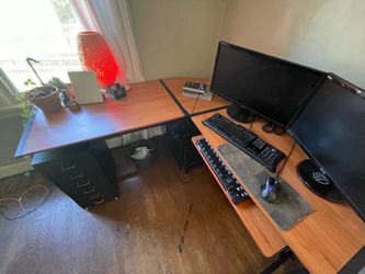 Corner Desk (FREE)