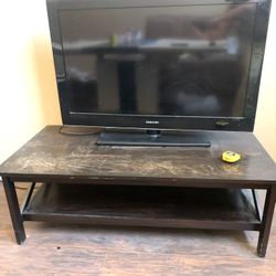 Samsung Tv 40 Inches And Tv Stand 