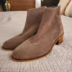 Womens Suede Boots Size 9