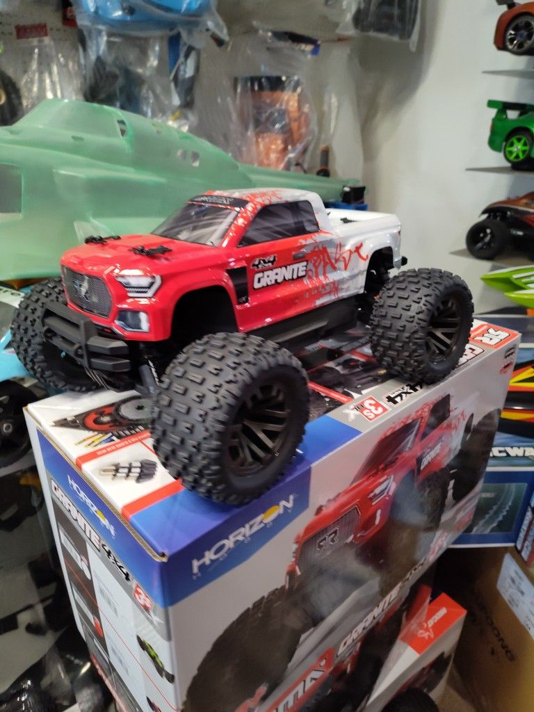 ARRMA Granite BLX 3s Brushless Electric RC Monster Truck 