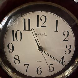 Laurel Hill 12 Inch Round Wall Clock Wood Grain Color Works Great !