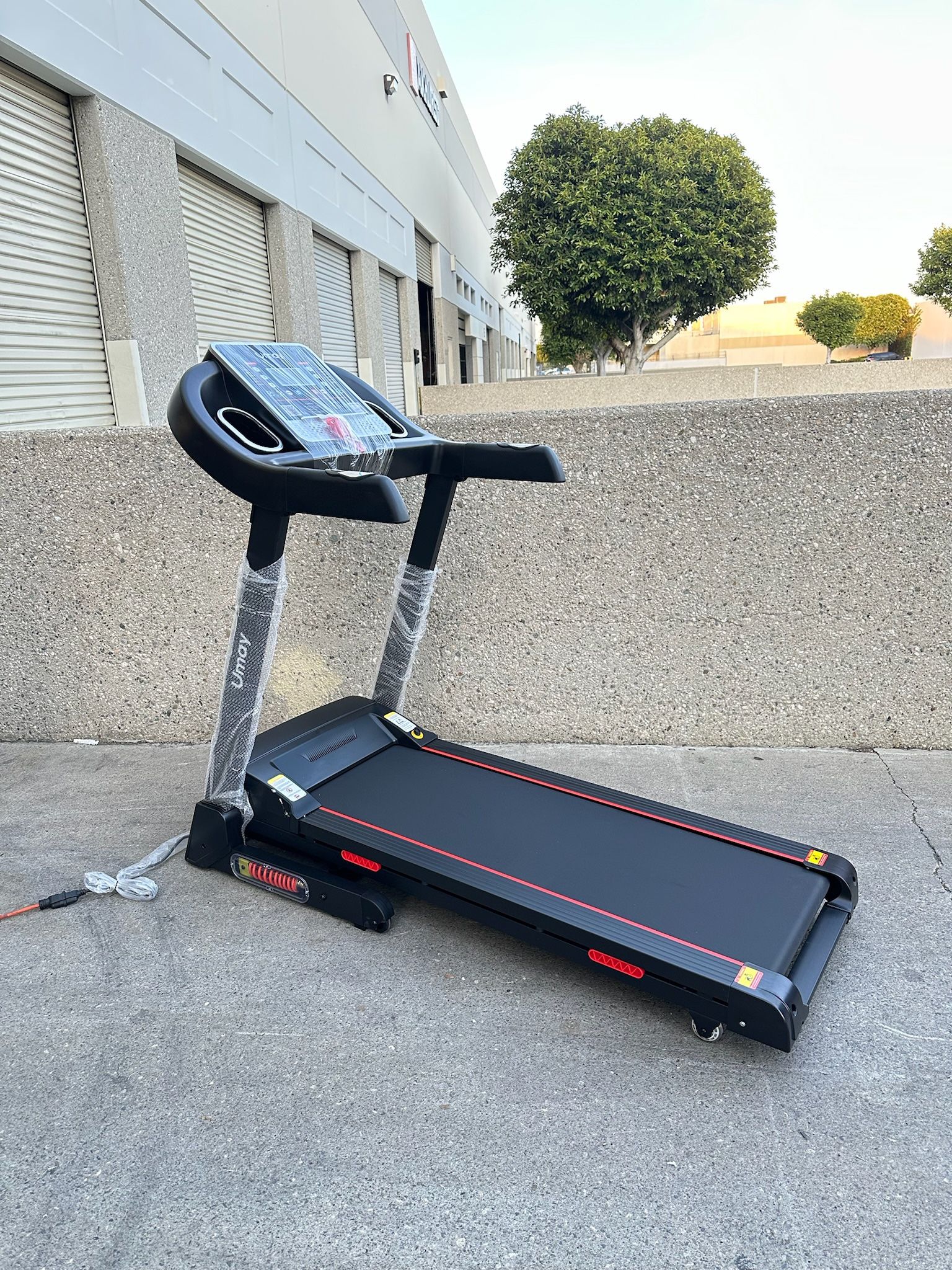 Electric Treadmill With Power Incline (11level) 300lb Capacity