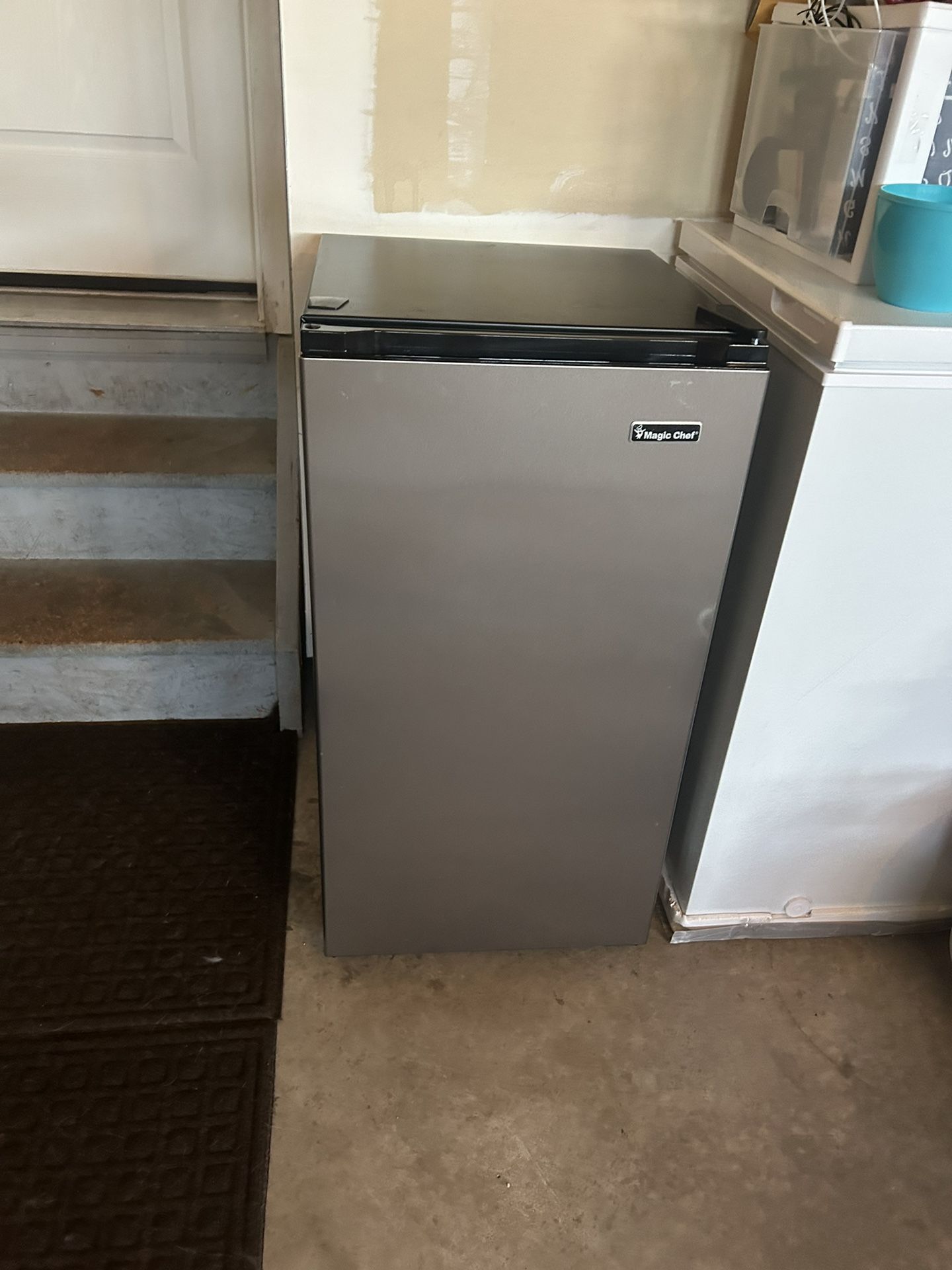 Magic Chef Mini Fridge