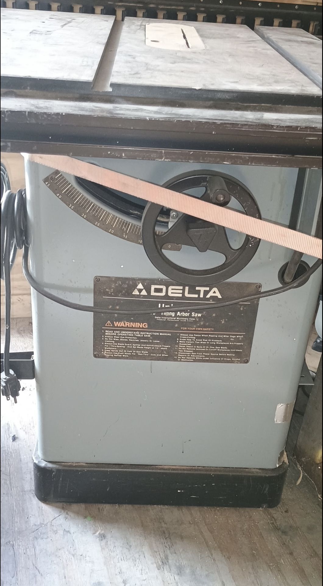 Delta 10’ Unisaw Tilting Tablesaw