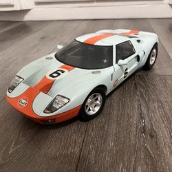 Diecast 1/12 Scale  Motormax Ford GT 40 