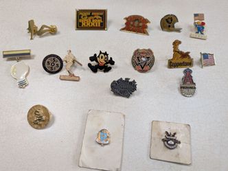 Mixed vintage pins