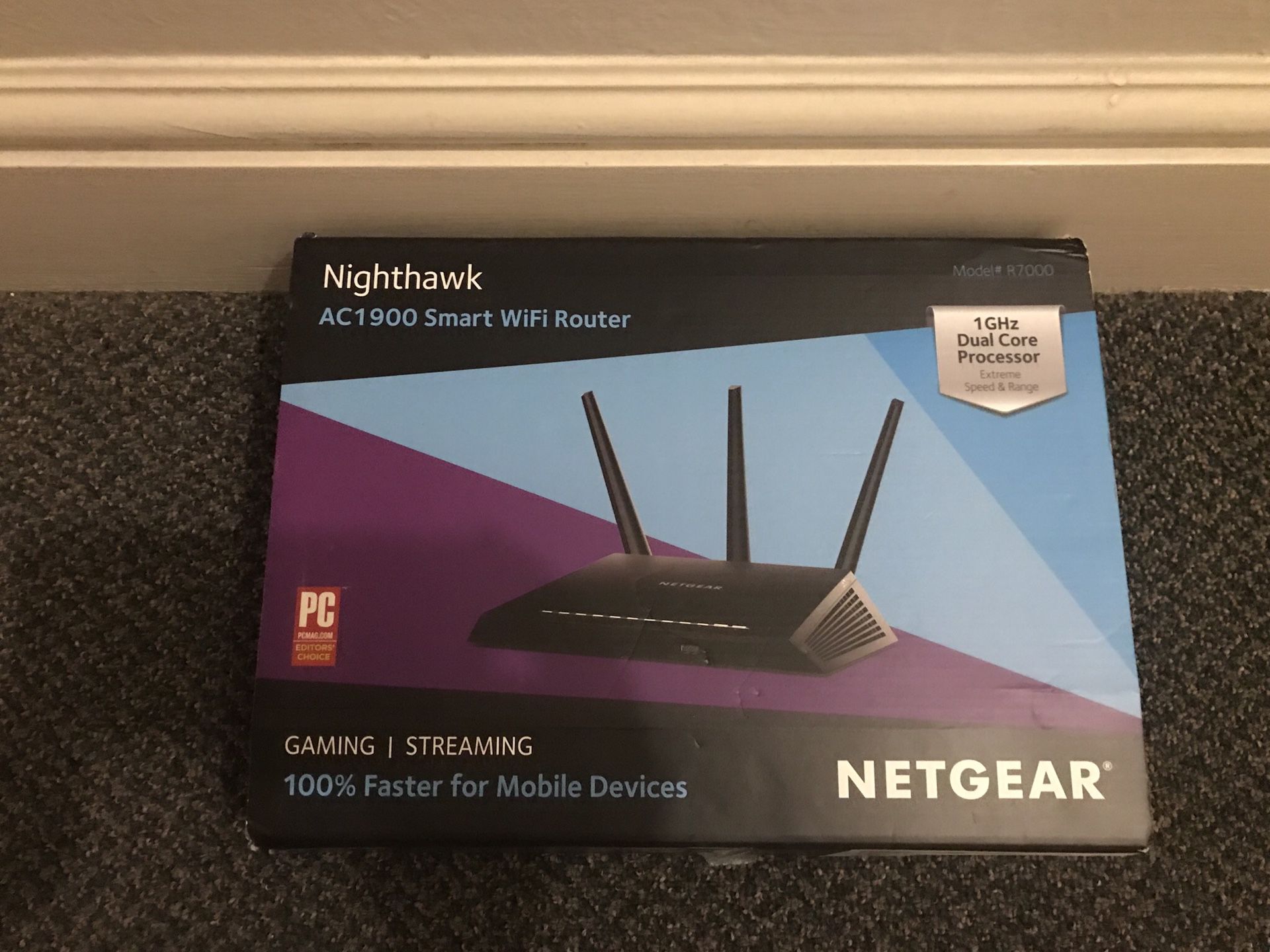 Like-new NETGEAR Nighthawk AC1900 WiFi Router