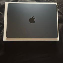 Macbook Air 13.6-Inch (2022)