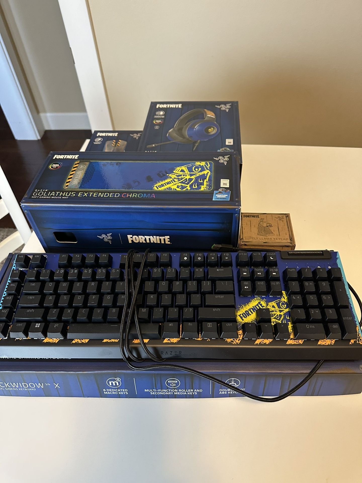 PC Razer Gear - Fortnight Branded