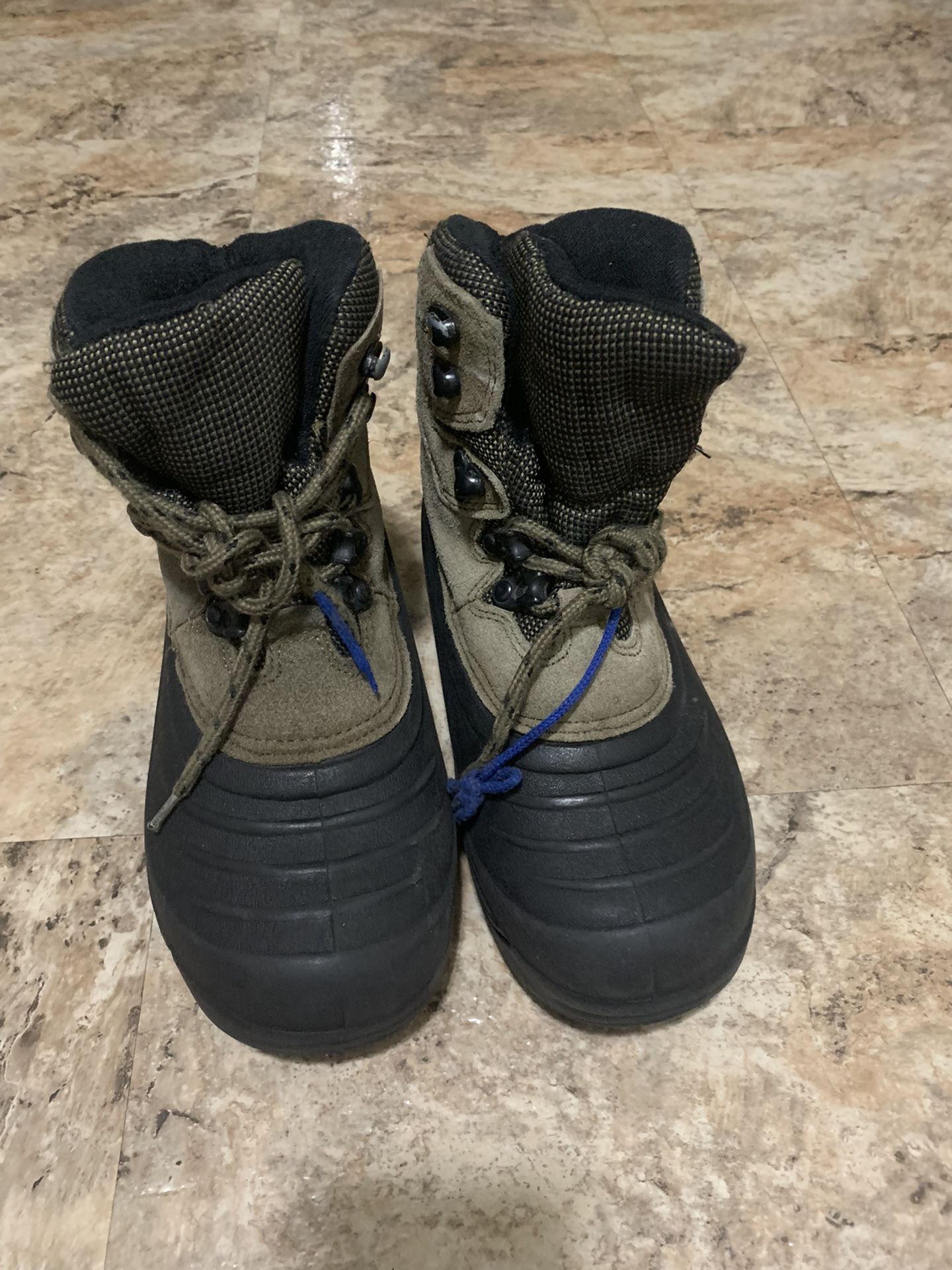 Athletic Snow Boot