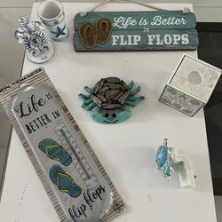 Bundle of 7 Pieces Beach Theme Decor