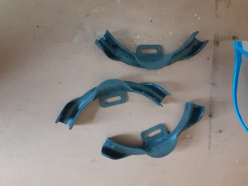 20-Pex 1/2" Plastic Bend Support