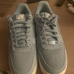 Women Air Force 1 Size 8.5 