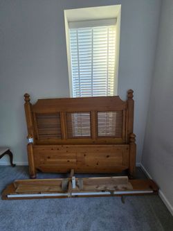 Vintage Queen Bed