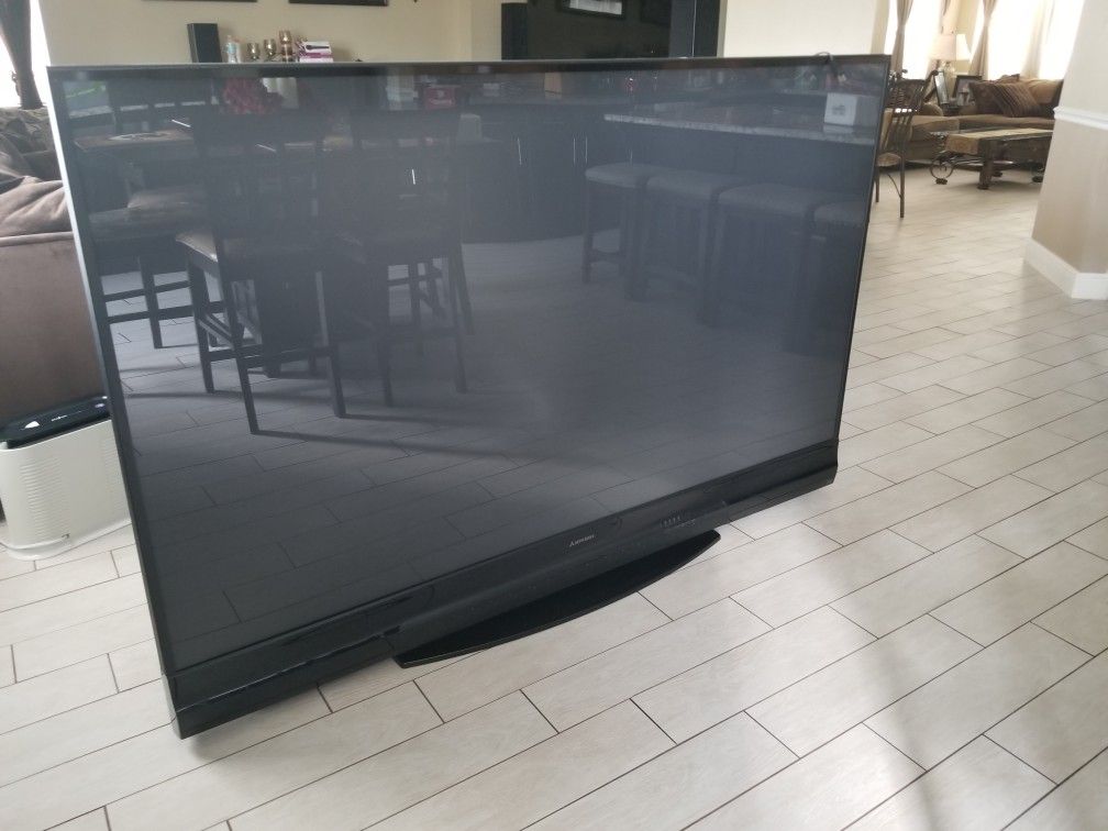 Mitsubishi WD-82840 82-Inch 1080p Projection 3D TV