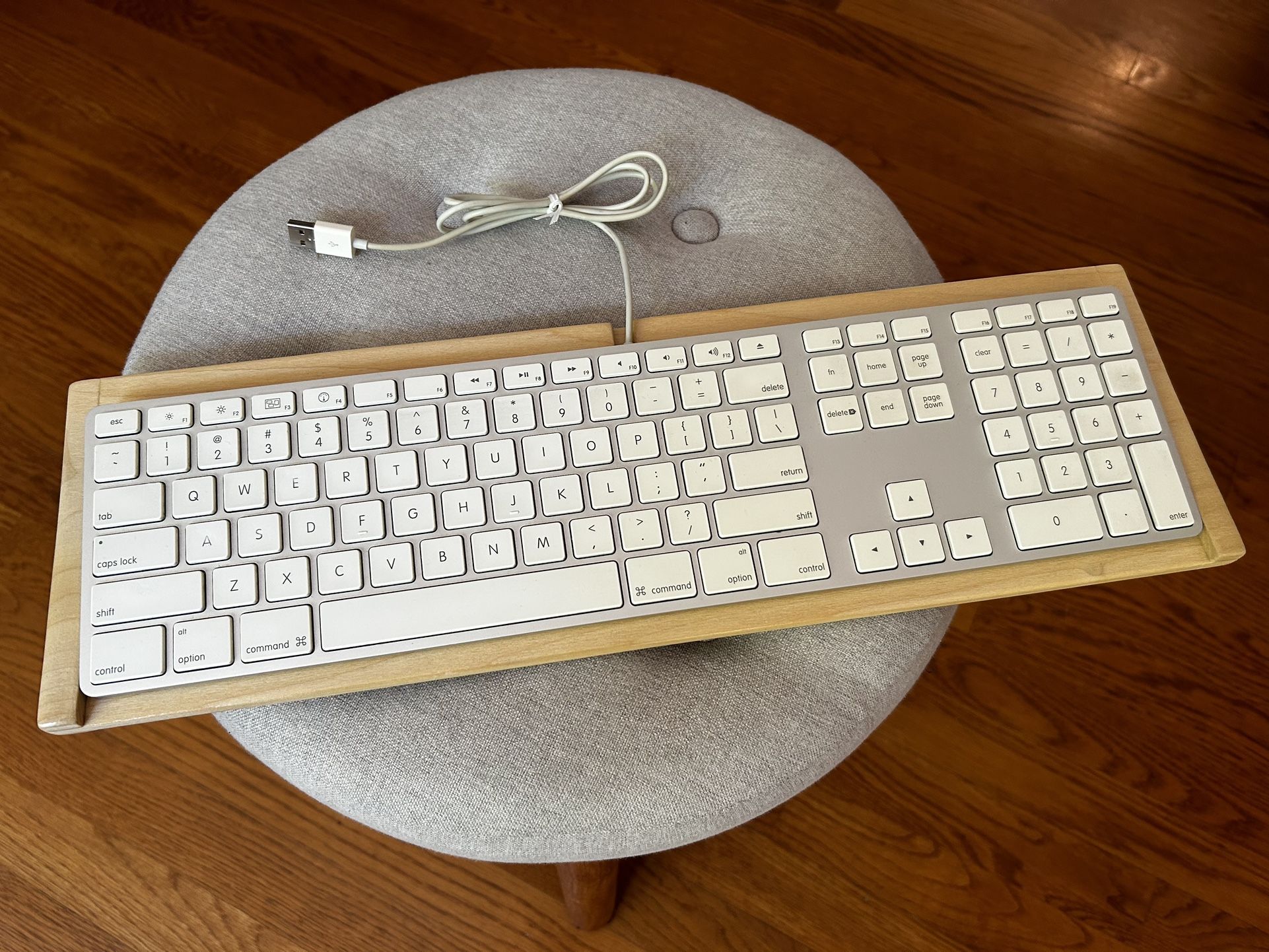 Genuine Apple Wired Keyboard A1243 w/ Wooden Tray