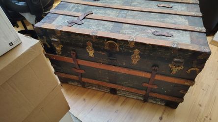 Antique Flat Top Steamer Trunk