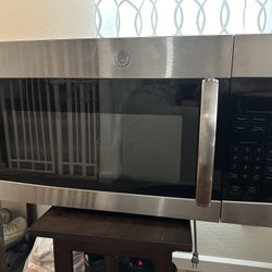 Microwave For Repair Or Parts