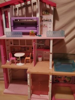 Barbie Dreamhouse..