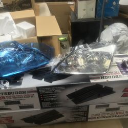 Ford Focus Headlights with Bulbs 