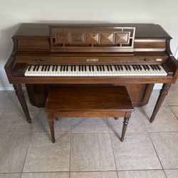 Baldwin Acrosonic Spinet Piano: Plays Perfectly -- Mom is Moving within The Week