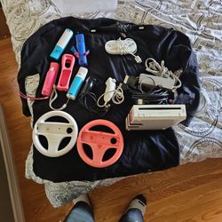 *Nintendo Wii Mega Bundle!!