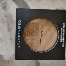 MAC Highlighter Extra Dimension Finish Whisper Of Guilt