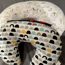 baby tummy time/ breastfeeding pillow