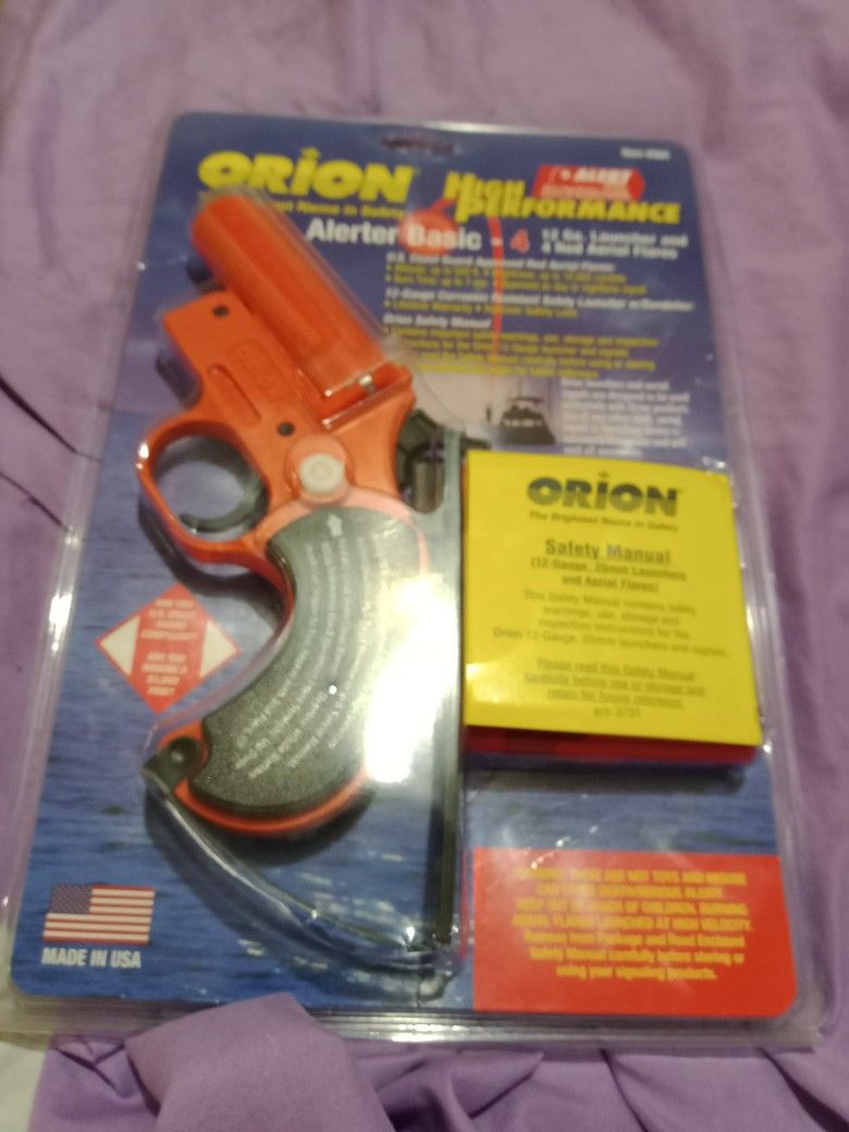 Orion 12 Ga. Launcher And Red Aerial Flars...High Performance