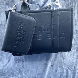 The Tote Bag By Marc Jacobs Medium Comes With The Wallet 