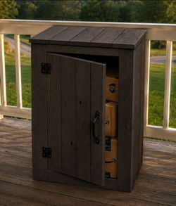 BUILT TO ORDER 
DELIVERY DROP BOXES 
PERFECT FOR DOOR DASH,  AMAZON,  UPS  Etc