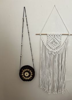 Coconut shell round sling crossbody bag