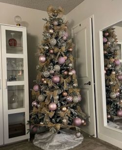 Flocked Christmas Tree With lights 7.5 ft