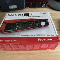 Focusrite 2i4 2nd Gen with Cable and Box