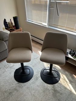Set of 2 Swivel Accent Chairs