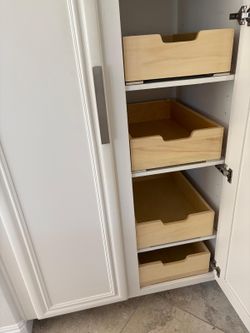 Kitchen pull out drawers
