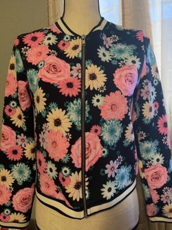 Brand New beautiful jacket small size!!