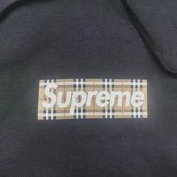 Supreme hoodies L/XL