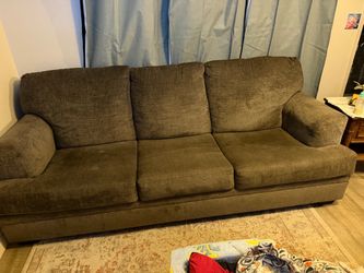Like new pull out couch