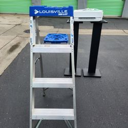4' Aluminum Ladder