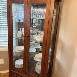 Cabinet with dishes