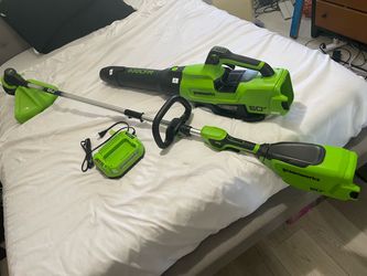 Greenwood’s 60v trimmer and blower with charger and battery