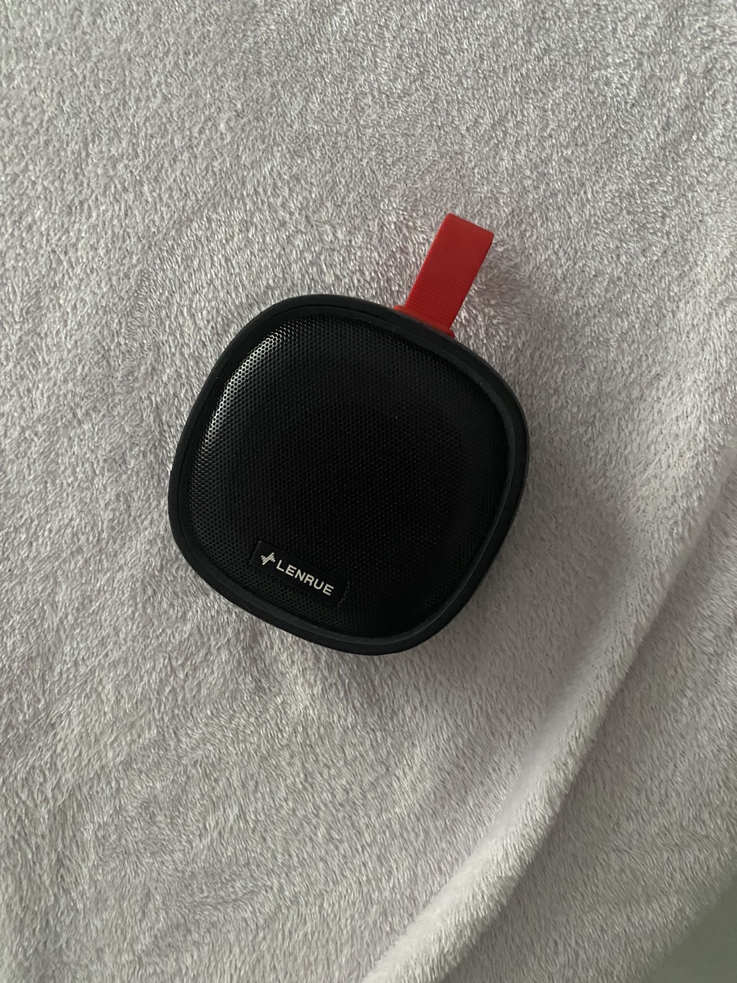 Bluetooth Black and Red Speaker 